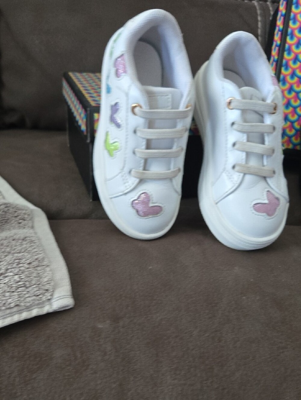 Kids White Butterfly Embroidered Sneaker & Multicolor Metallic Sandal Duo - Picture 9 of 12